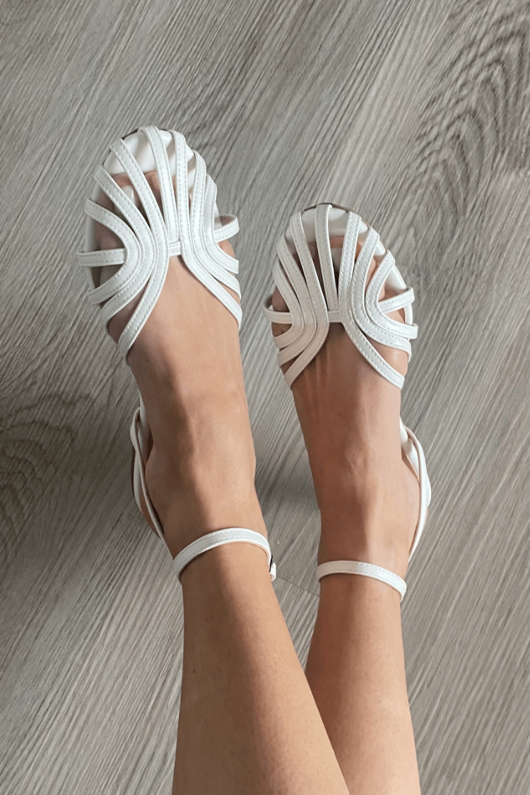 Gia - goldene Juwelen-Sandalen