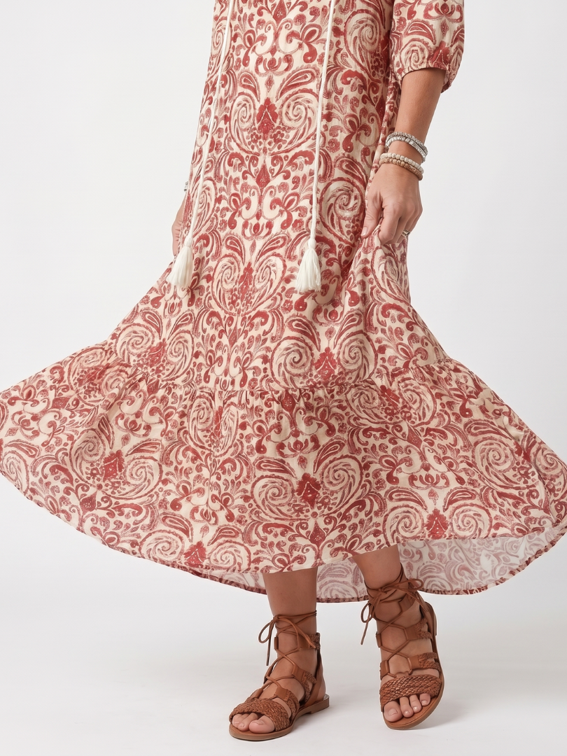 Noelle | Midi-Kleid mit aufwendigem Druck und Quastenband
