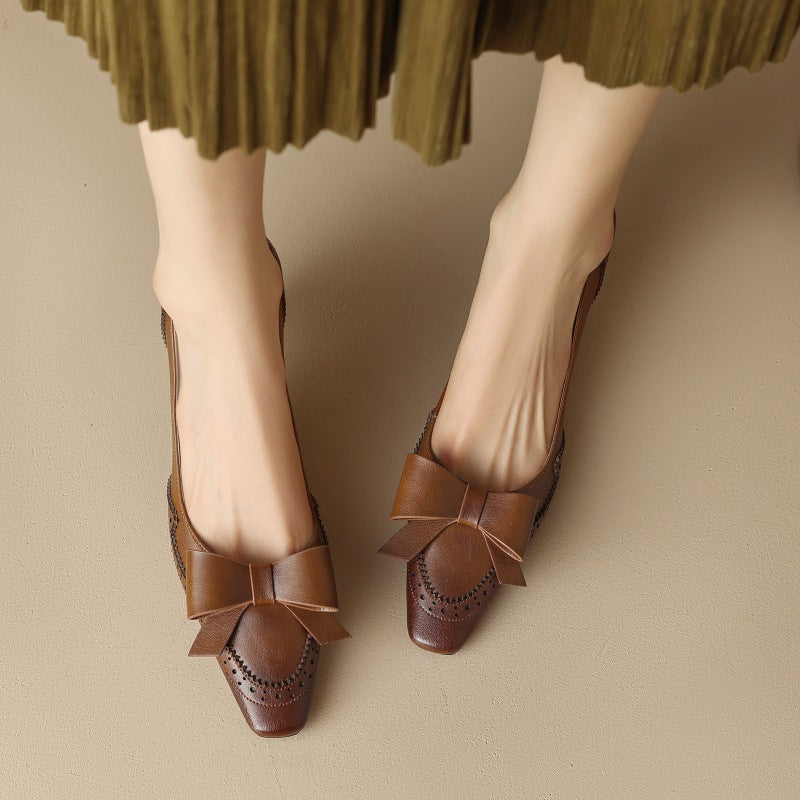 Célora Pumps mit Lederband