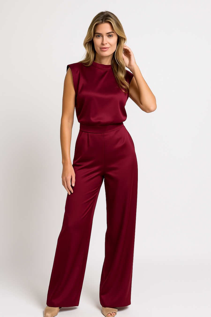 Ärmelloser Jumpsuit mit weitem Bein in Satinoptik