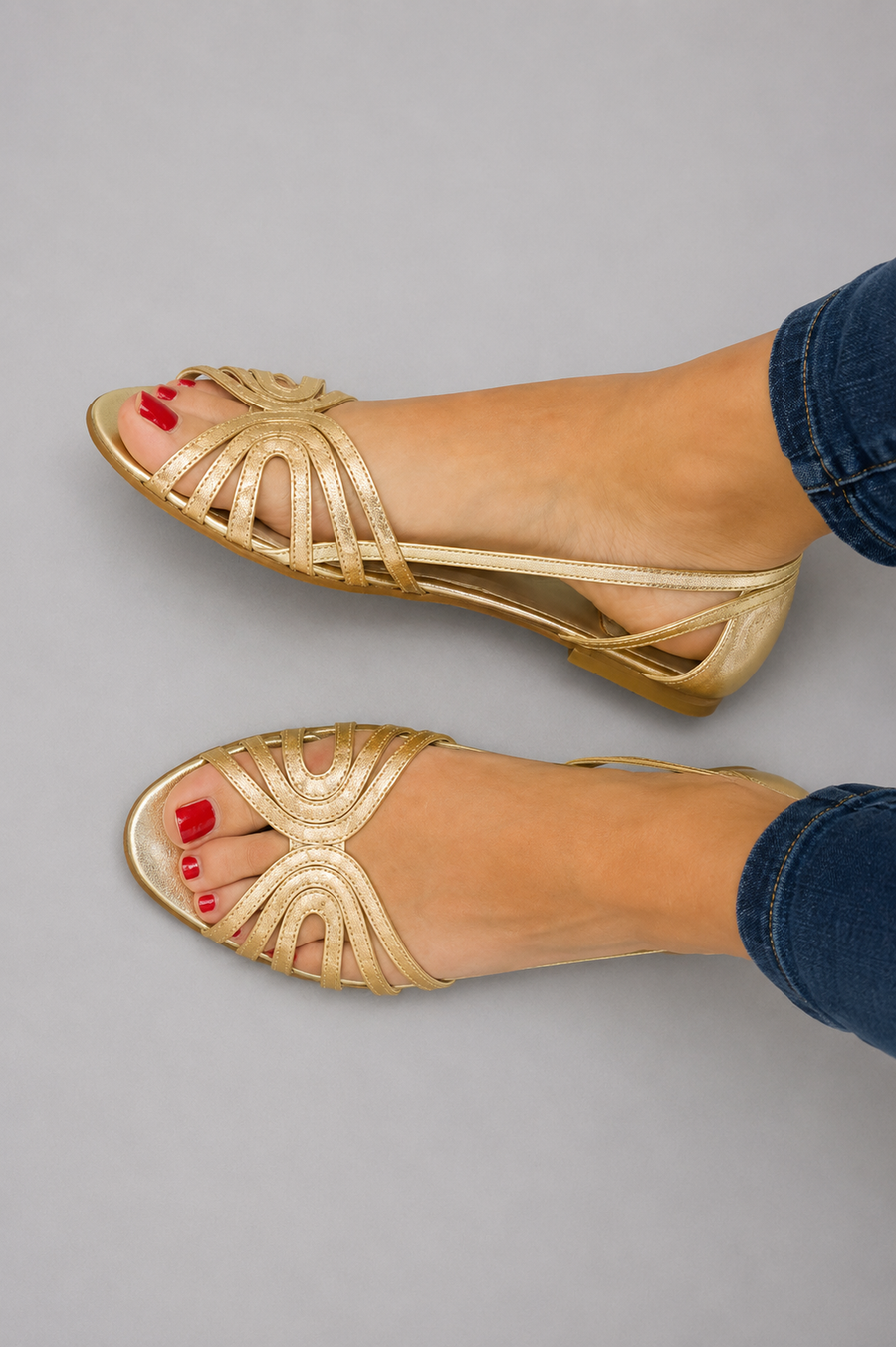 Eleonora | Goldene Sandalen Sommerlicht