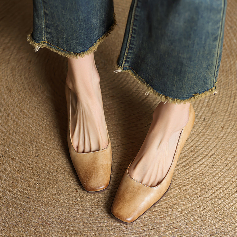 Elviera Pumps aus Leder mit eckiger Zehenpartie