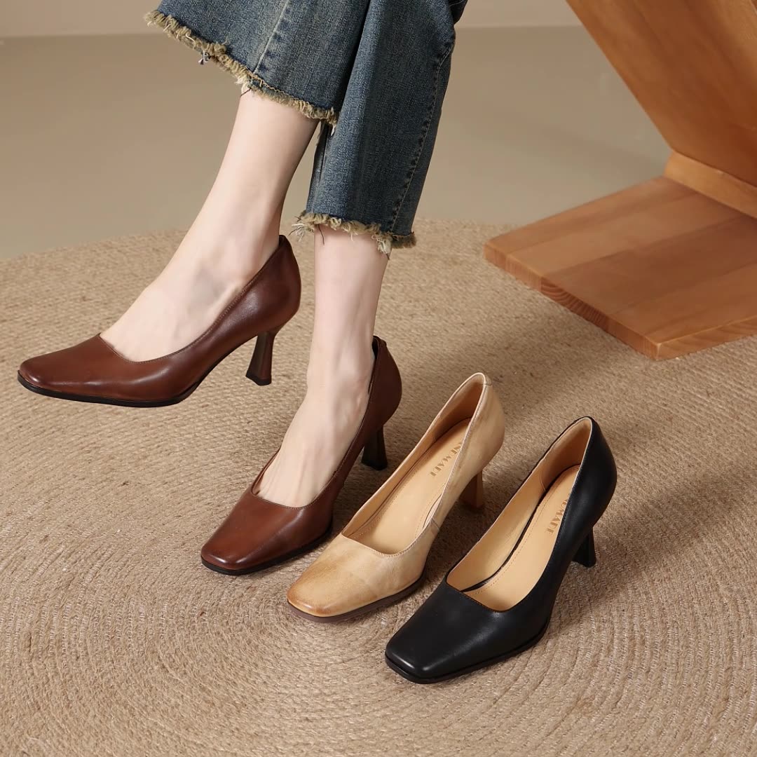 Elviera Pumps aus Leder mit eckiger Zehenpartie