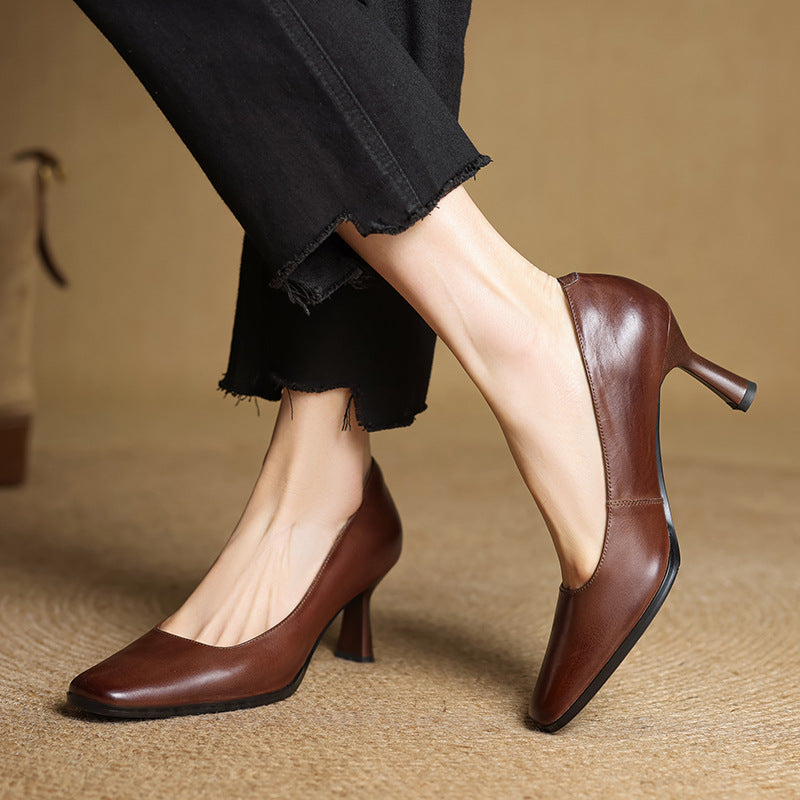 Elviera Pumps aus Leder mit eckiger Zehenpartie