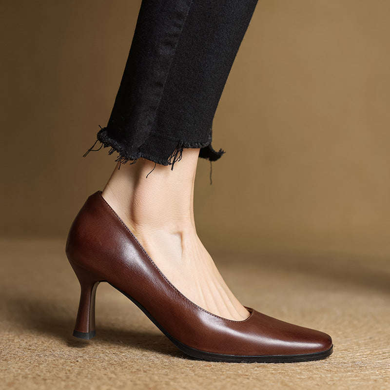 Elviera Pumps aus Leder mit eckiger Zehenpartie