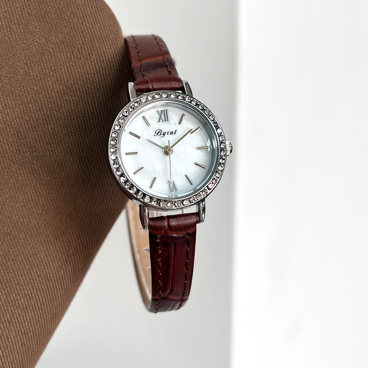 VICTORIA PEARL UHR