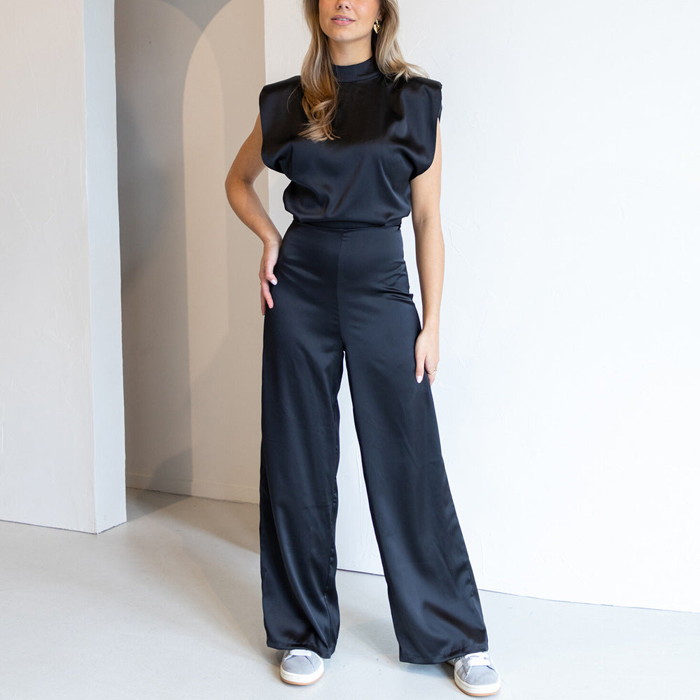 Ärmelloser Jumpsuit mit weitem Bein in Satinoptik