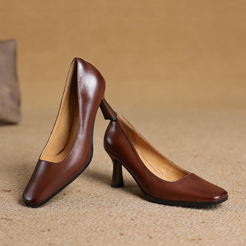 Elviera Pumps aus Leder mit eckiger Zehenpartie