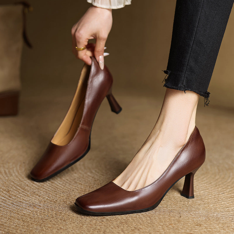 Elviera Pumps aus Leder mit eckiger Zehenpartie