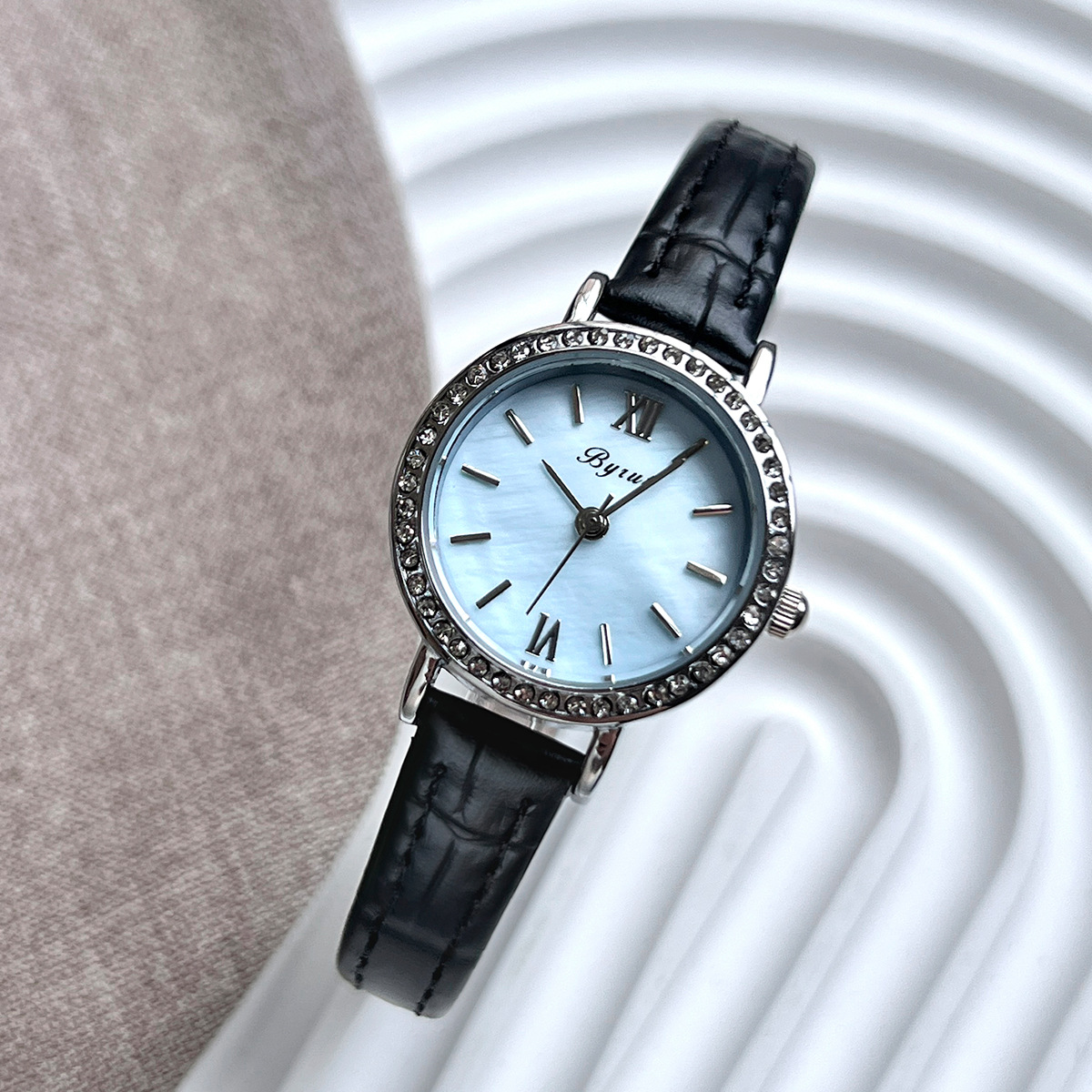 VICTORIA PEARL UHR
