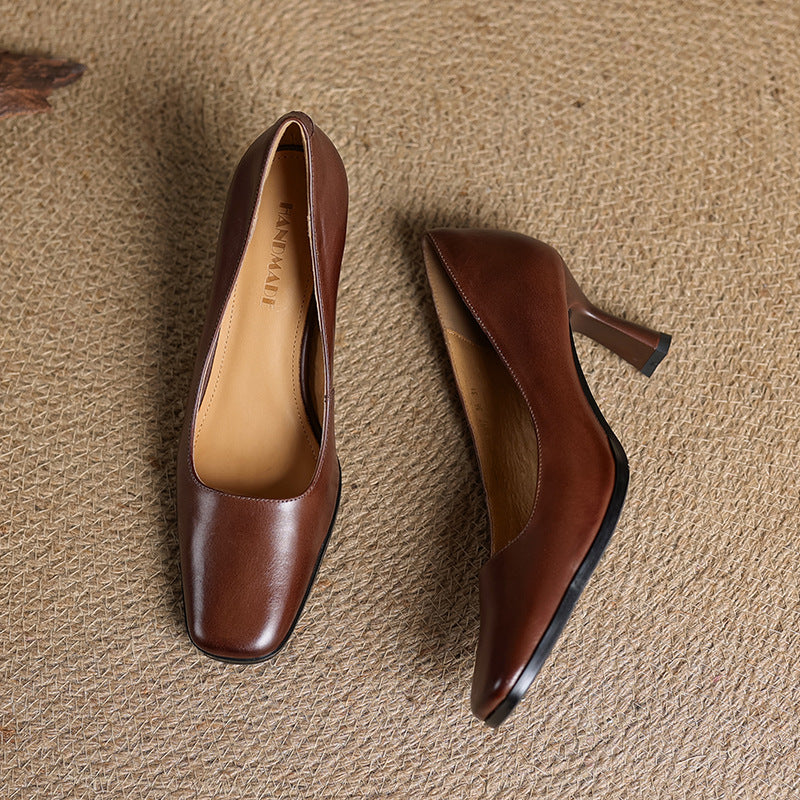 Elviera Pumps aus Leder mit eckiger Zehenpartie