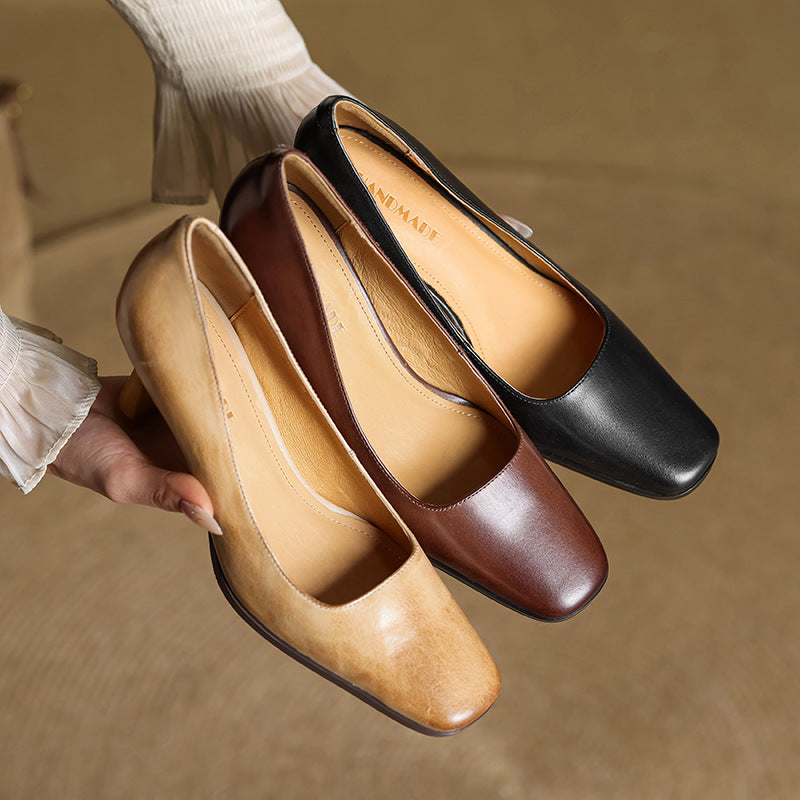 Elviera Pumps aus Leder mit eckiger Zehenpartie