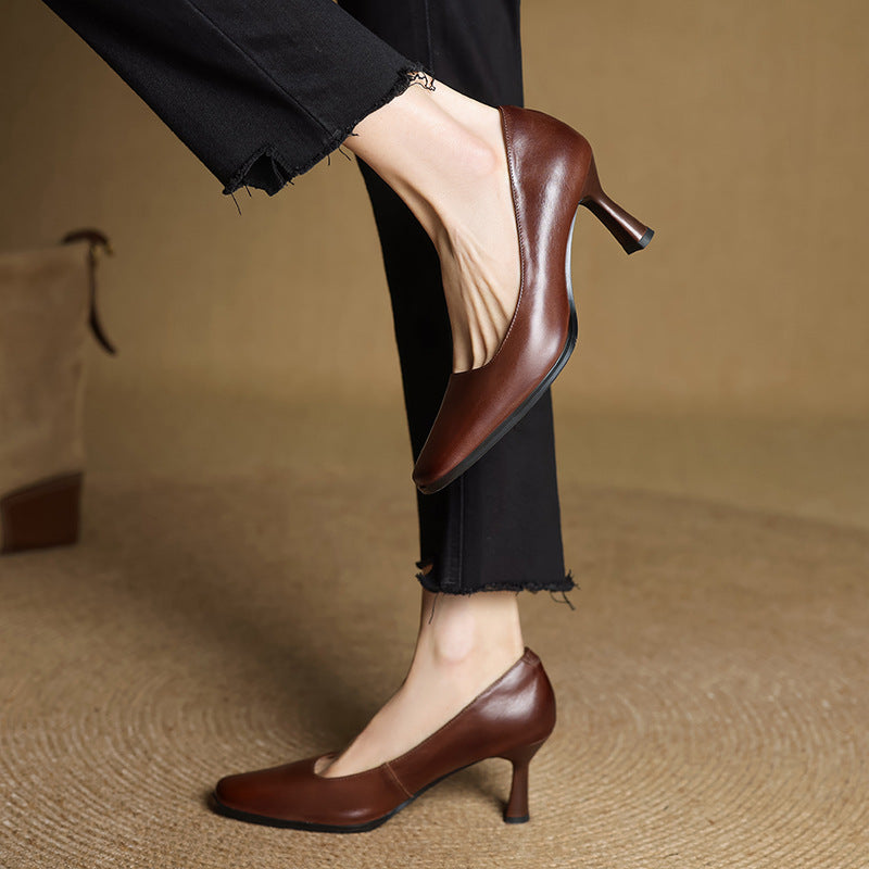 Elviera Pumps aus Leder mit eckiger Zehenpartie
