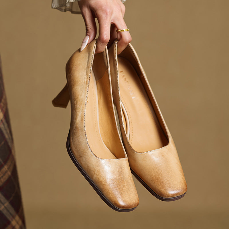 Elviera Pumps aus Leder mit eckiger Zehenpartie