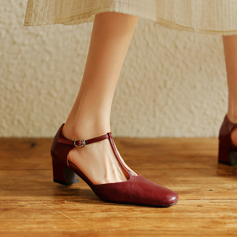 Elowen Leder T-Riemen Pumps