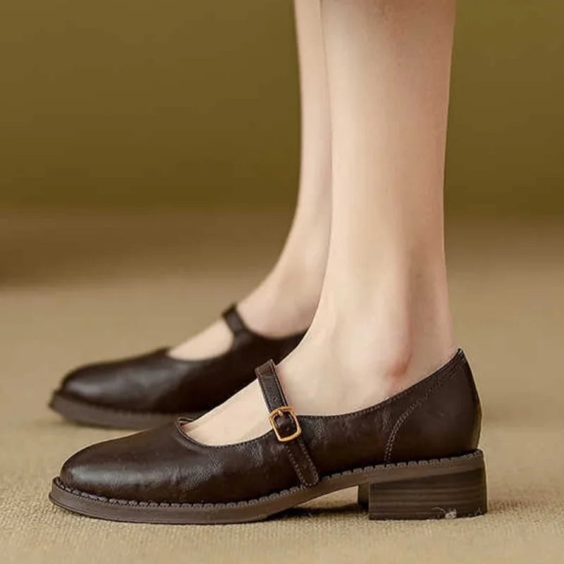 Klassische Mary Janes aus Leder