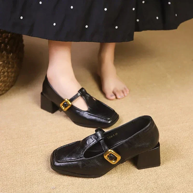 Französische Spangenschuhe