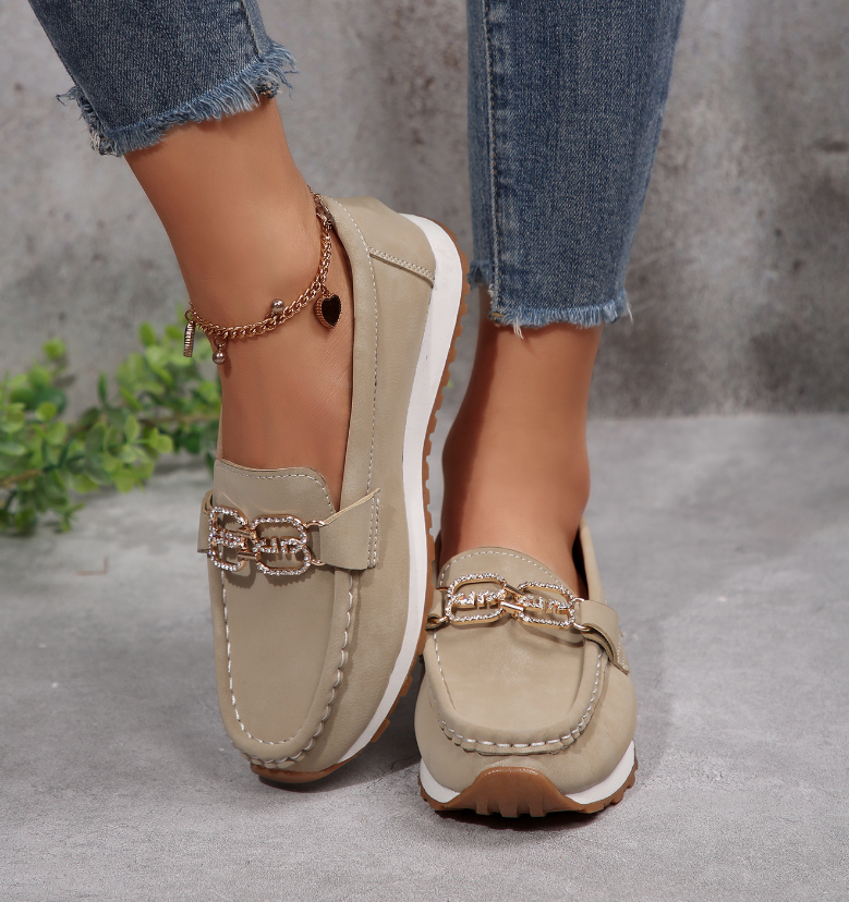 Emma – Elegante Loafer mit Diamant-Schnalle
