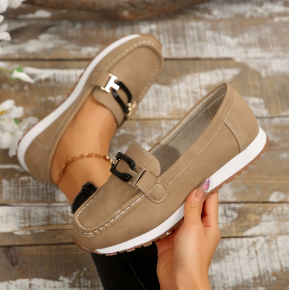 Emily - Chain Loafer