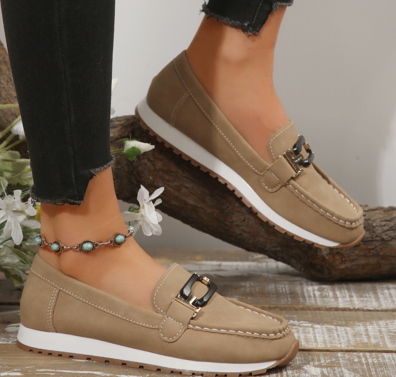 Emily - Chain Loafer