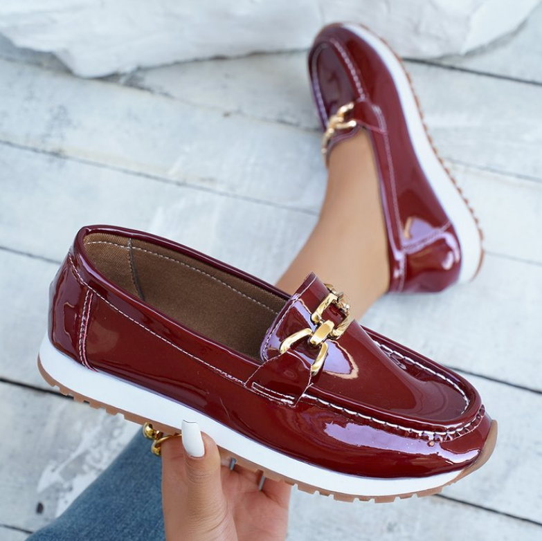 Eleanor – Glänzende burgunderrote Loafer