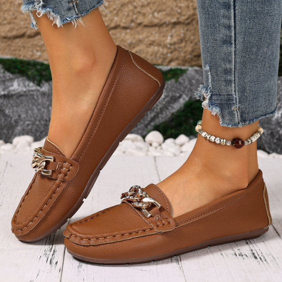 Eden – Loafers mit flacher Diamantschnalle