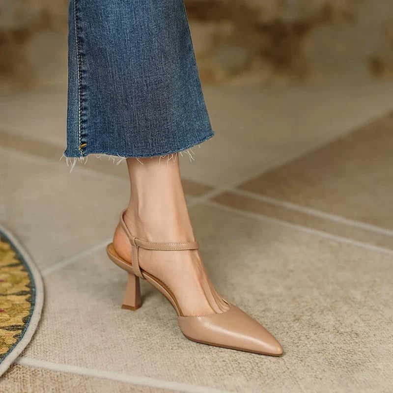 Zoe | Kleid mit Knöchelriemen und Absätzen