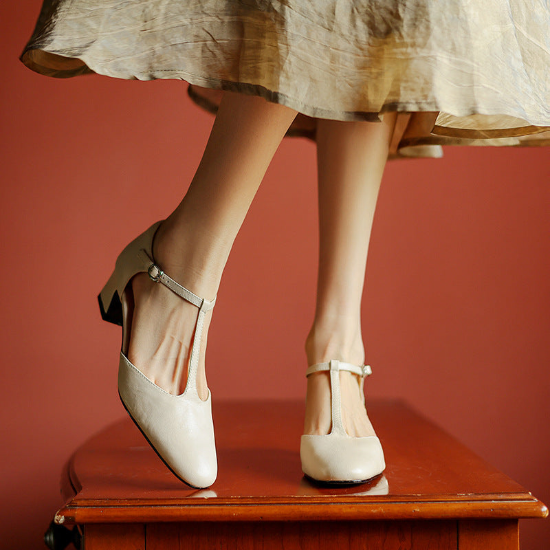 Elowen Leder T-Riemen Pumps