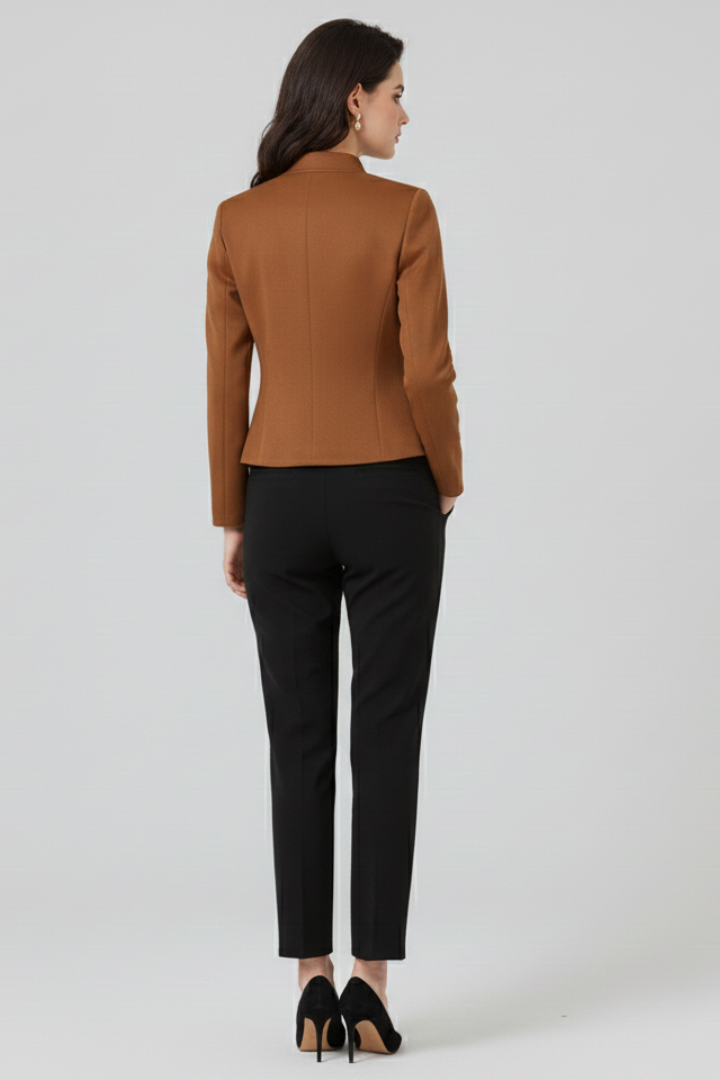 Damenblazer mit Stehkragen und Knopfdetails