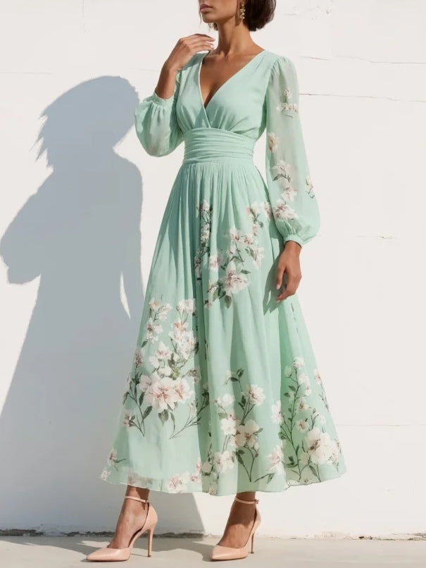 Mathilda – Hellgrünes Chiffon-Midi-Kleid mit V-Ausschnitt und Faltenmuster