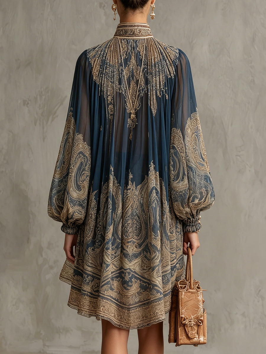 Marianna | Minikleid aus nachtblauem Chiffon mit goldenem Barockmuster
