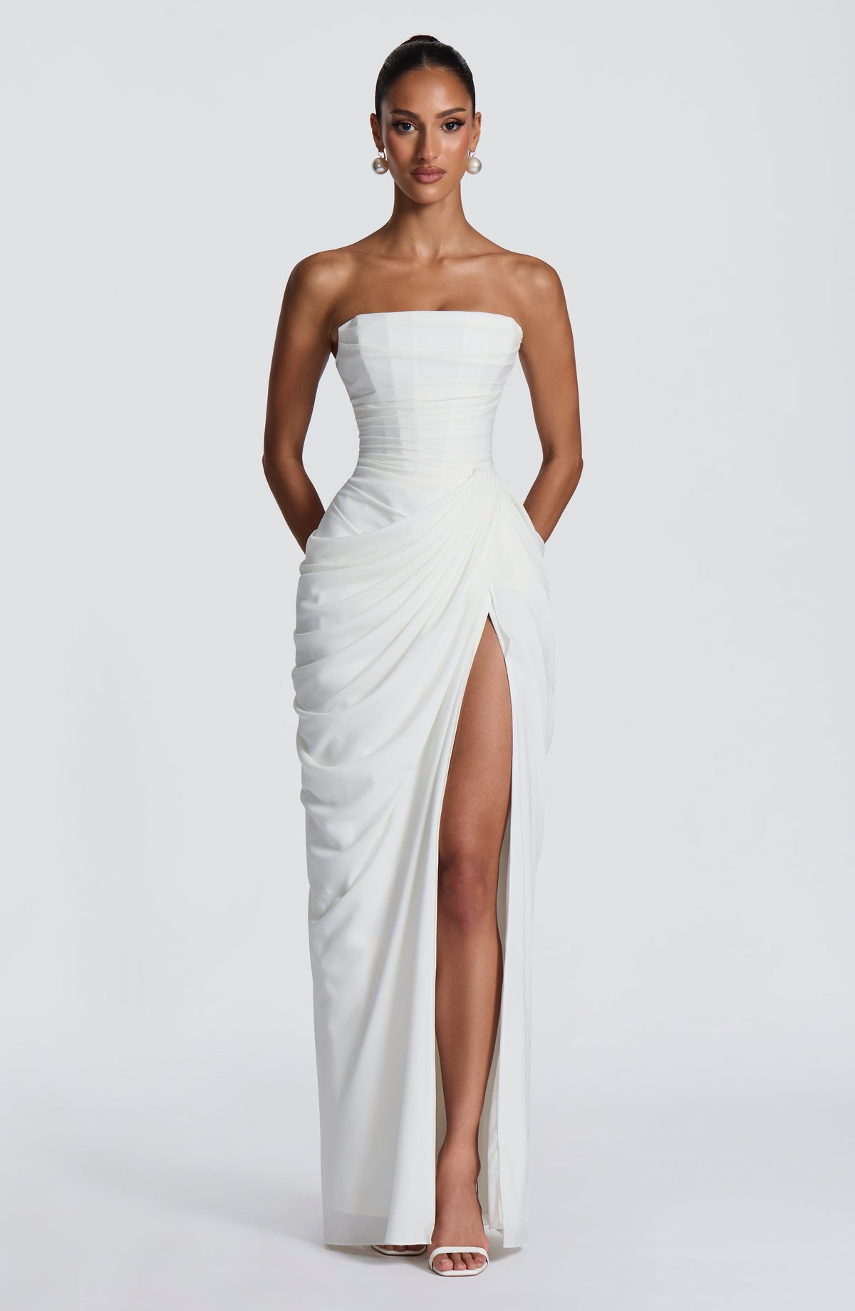 HANNAH | Elegantes Maxikleid mit Drapierung und Hohem Schlitz