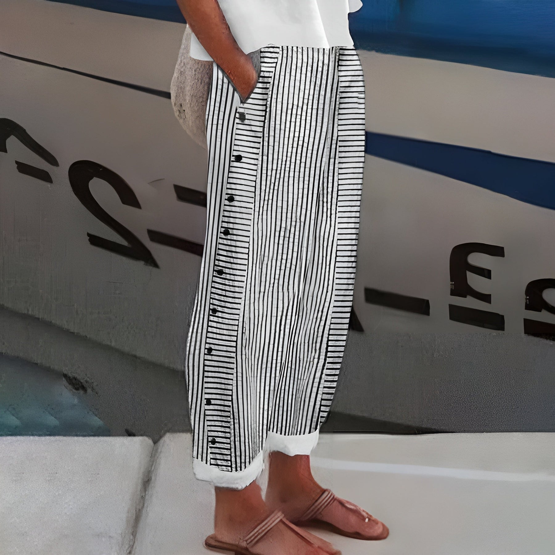 Tess | Gestreifte Panel-Knopfhose