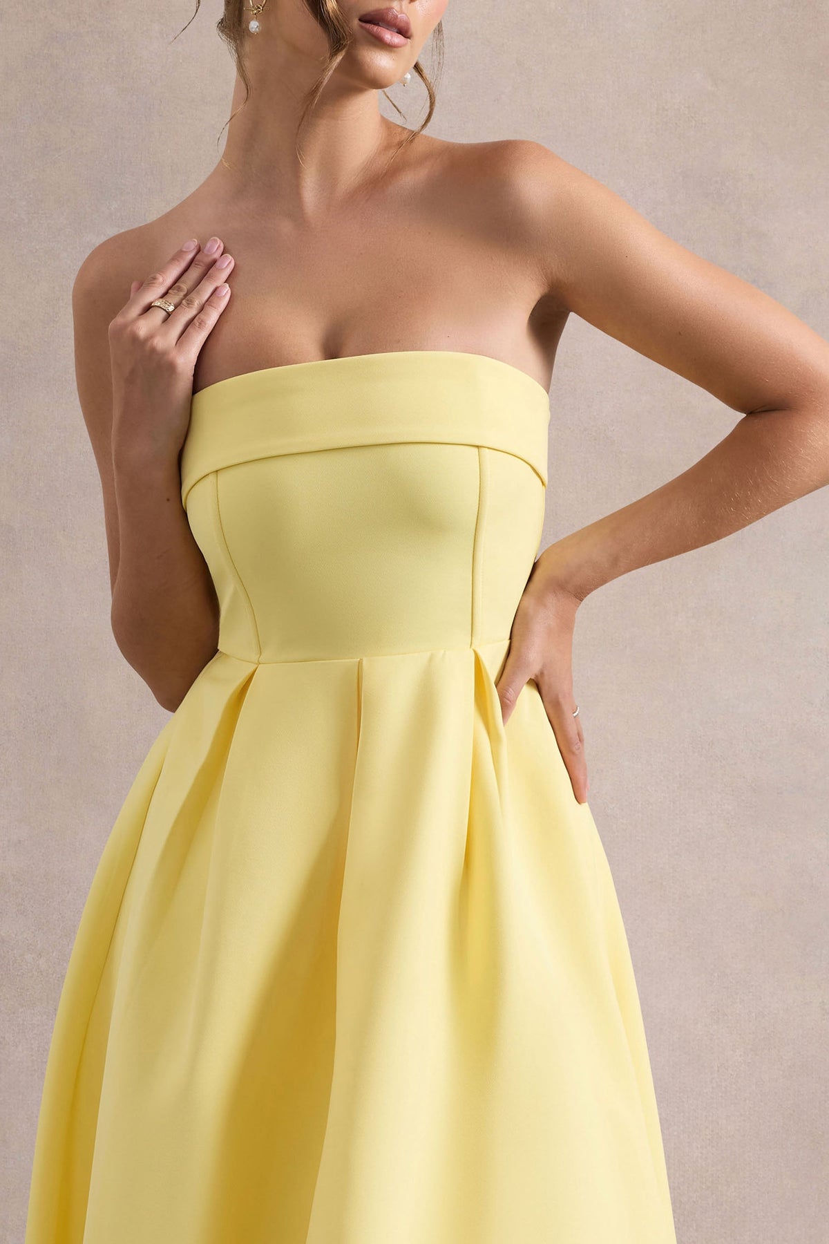 ANNE | Stilvolles Midi-Kleid mit Schulterfreiem Ausschnitt