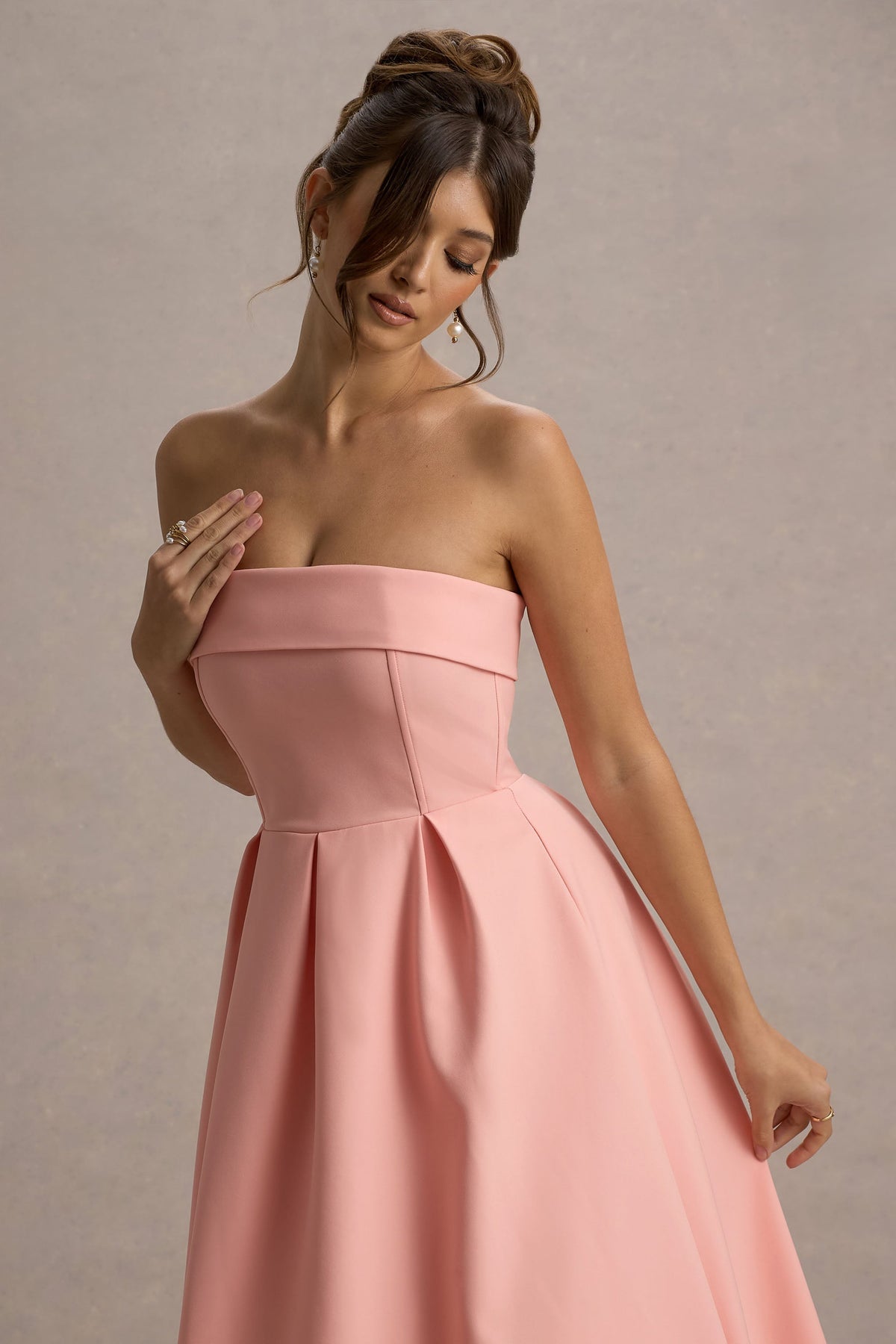 ANNE | Stilvolles Midi-Kleid mit Schulterfreiem Ausschnitt